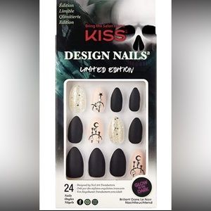 Kiss, Gel Fantasy Nails Escape Room, 24 Count - Glow In the Dark NWT